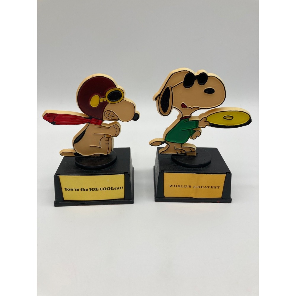 Vintage 1970s Aviva Peanuts Snoopy Trophy Figure Lot Flying Ace Joe Cool Frisbee